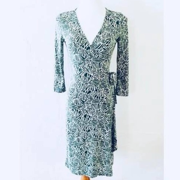 bcbg green wrap dress